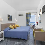 Perrakis Hotel 3*